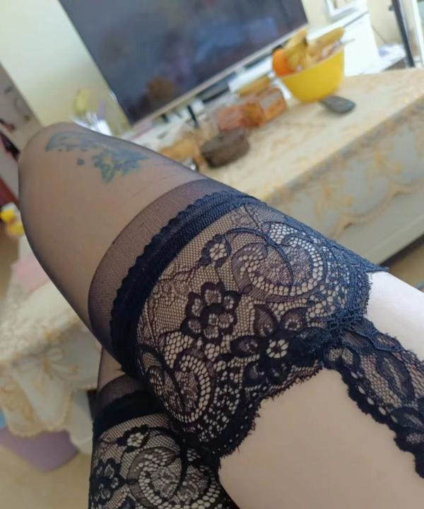 会所出来的骚妇