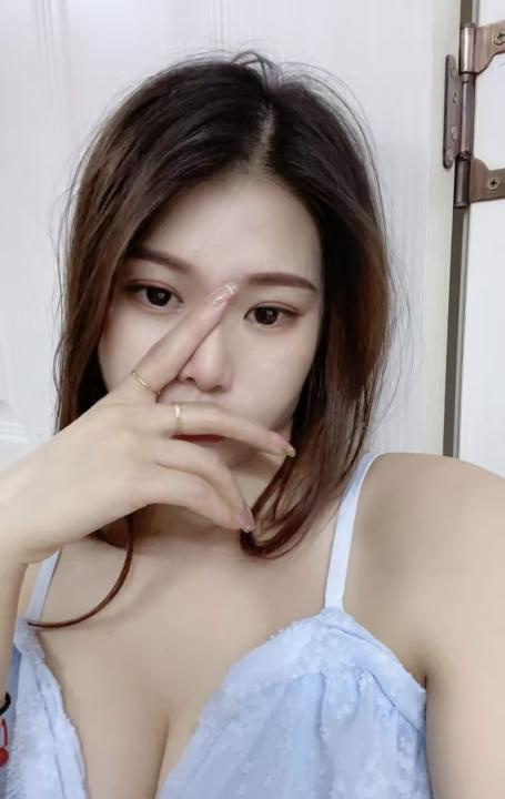 诱惑奶白妹子