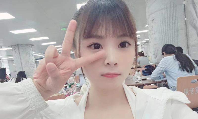 天河清纯小师妹