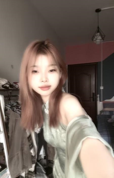 嫩妹小伊