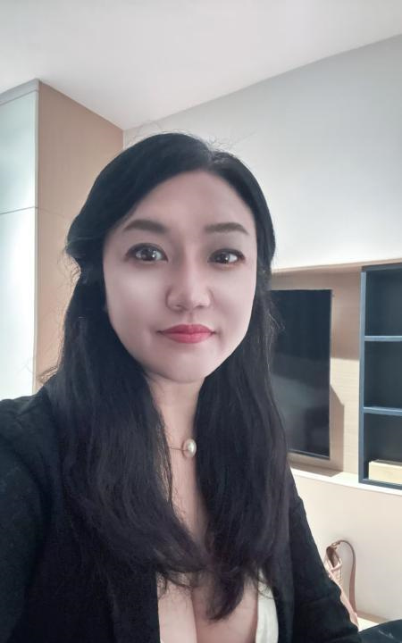 春节开档的少妇