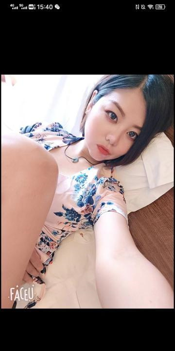 短发气质少妇
