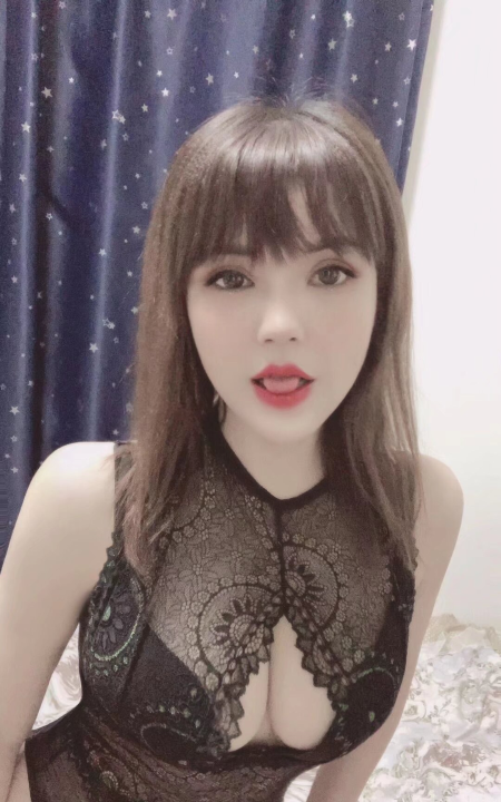 拱北迎宾广场小姐姐