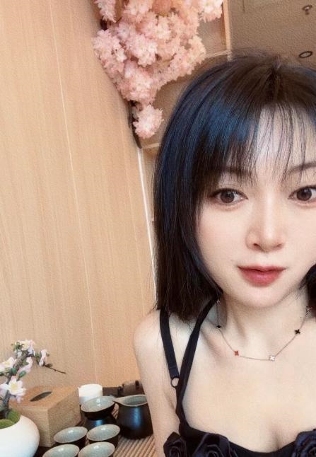 上屋地铁站小琳