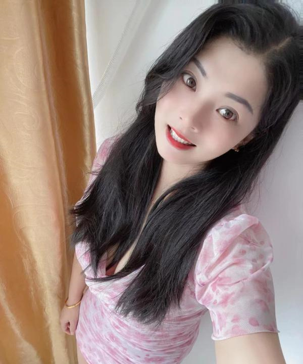 返食龙华骚逼小趴菜