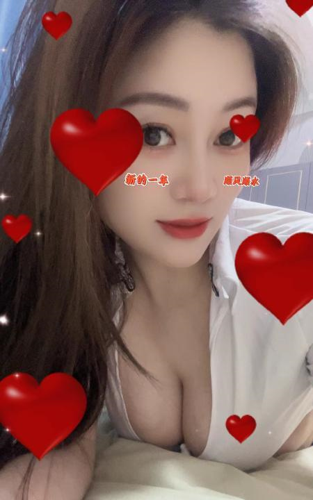 长腿大胸少妇