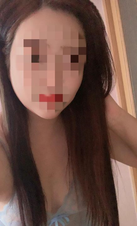 丰满翘臀小少妇