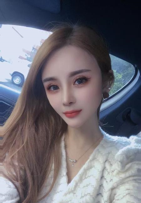 秦淮火辣大胸妹