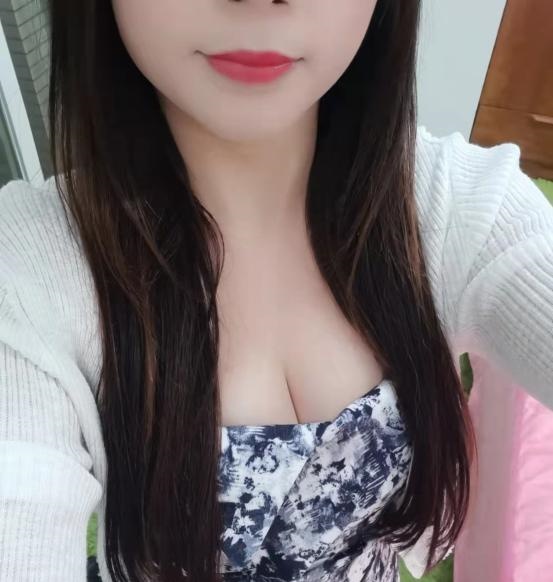 西区服务型美女