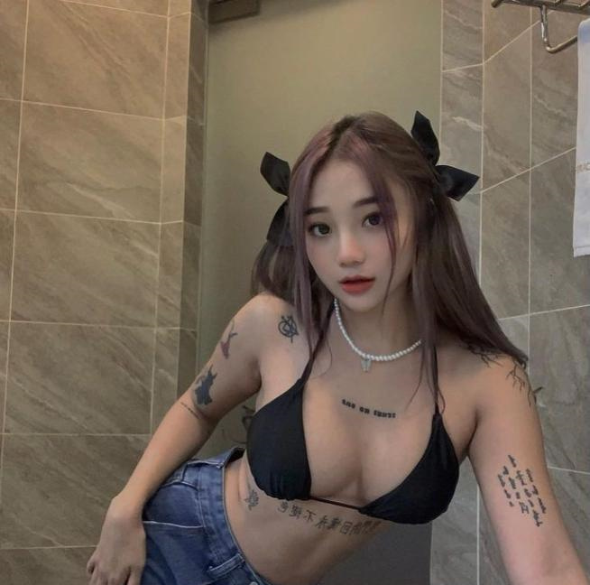 大波美少女