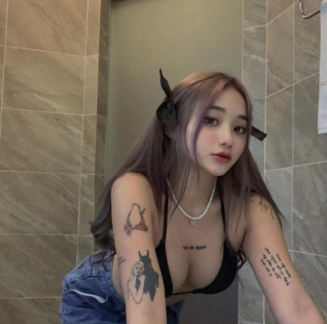 大波美少女