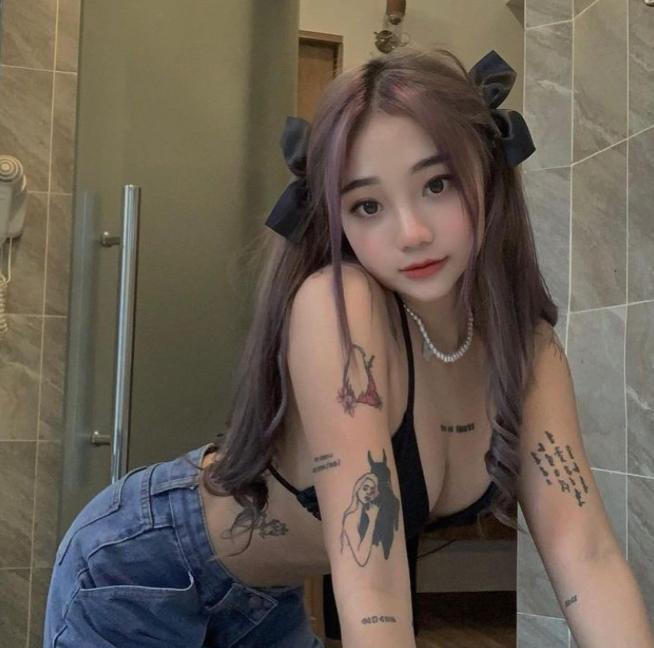 大波美少女