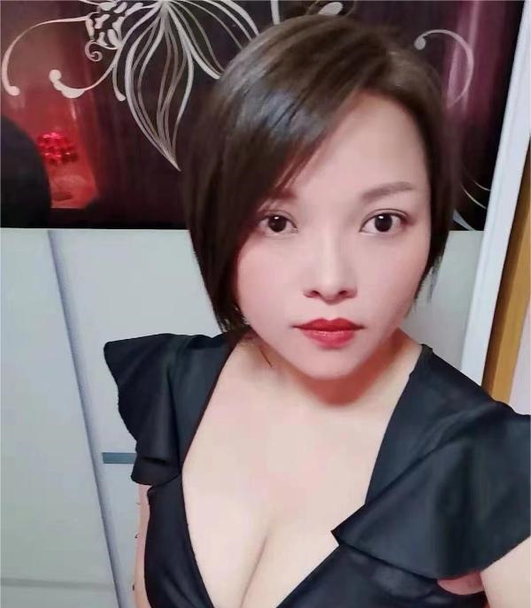双龙大道地铁口可乐