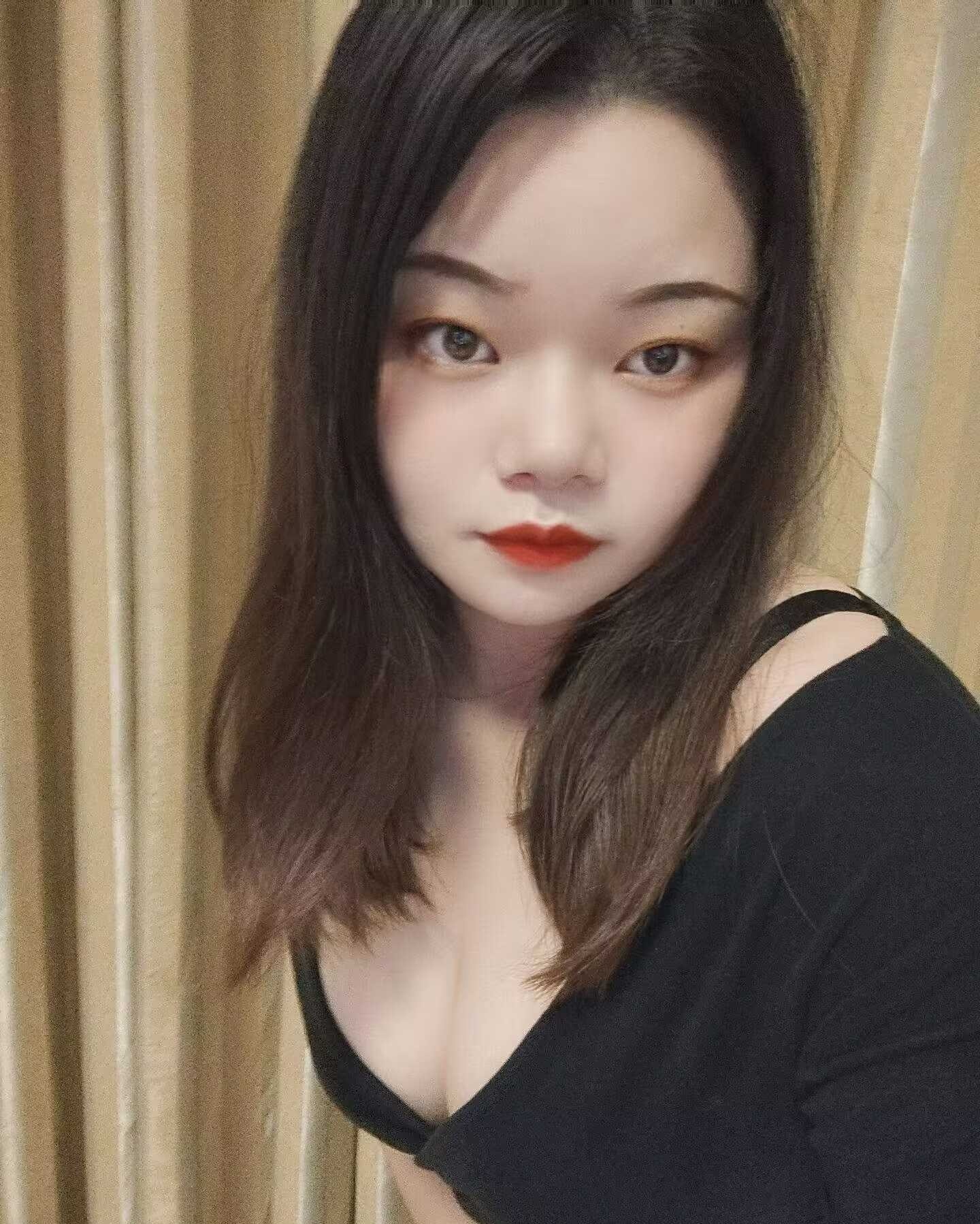 微胖大胸玲玲