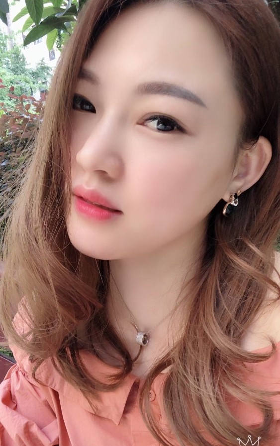 黑丝套装幺妹