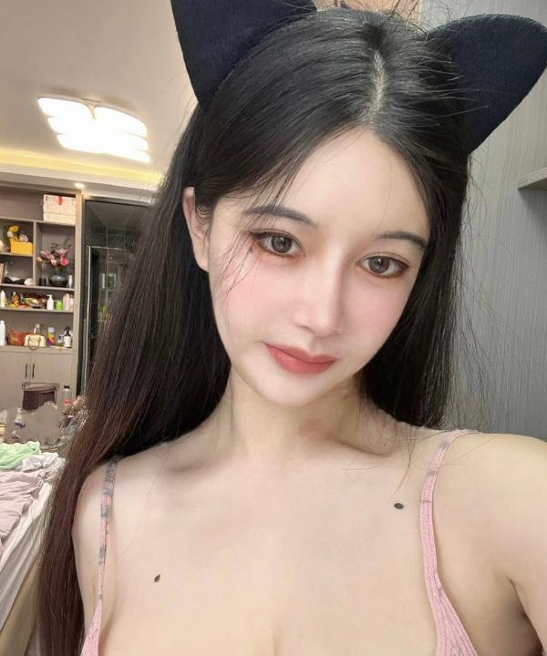 南山大胸妹小妮