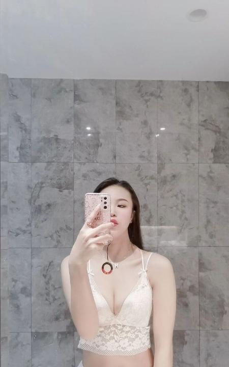 身材很好的健身妹子