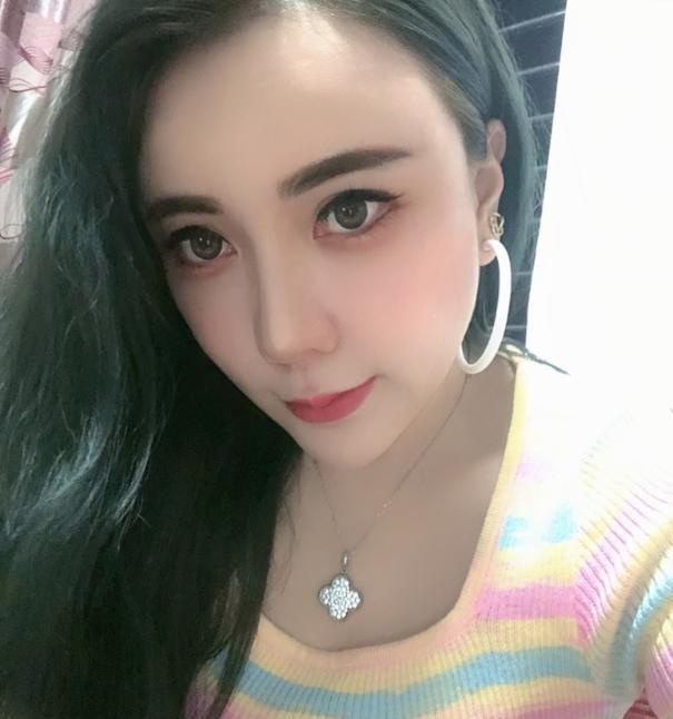 大奶混血伊贝儿