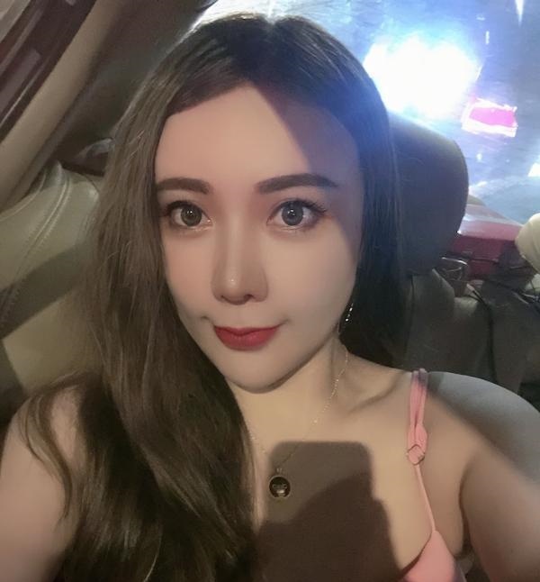 大奶混血伊贝儿