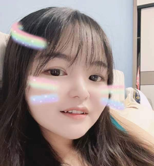 一个肉嘟嘟的女孩子