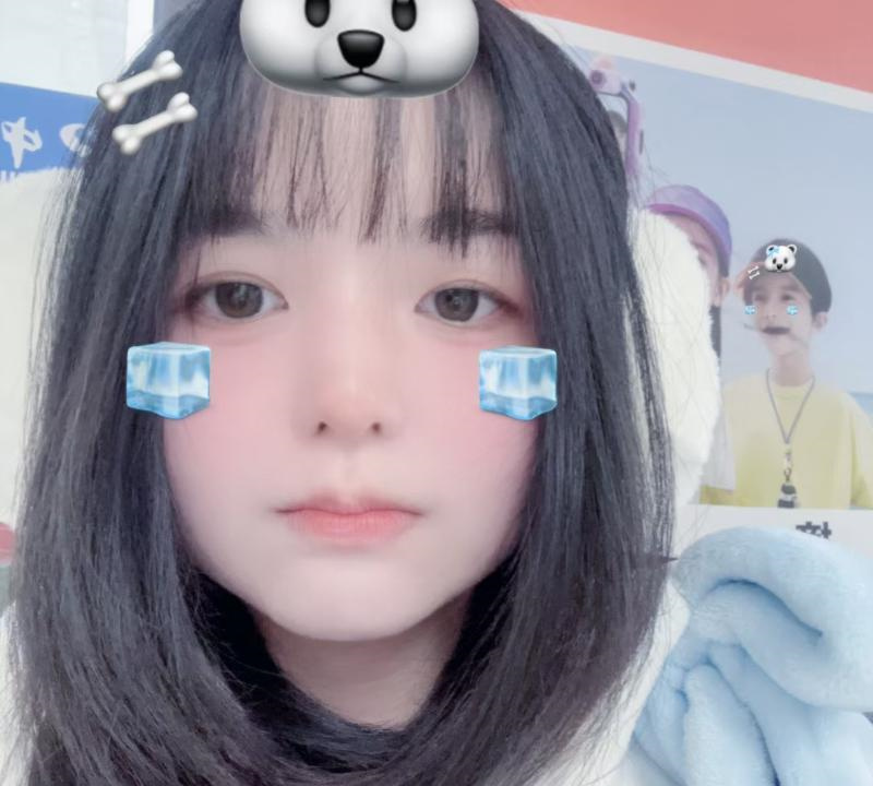 一个肉嘟嘟的女孩子