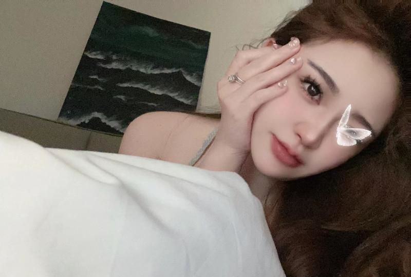 臀浪大奶甜妹