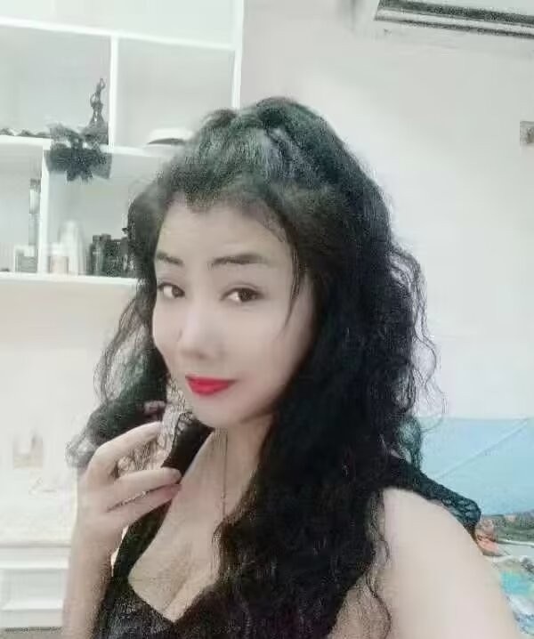 服务轻熟女