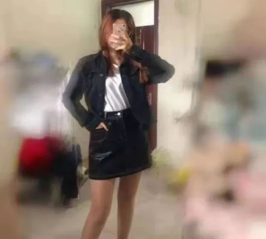 宝龙附近短发气质小姐姐