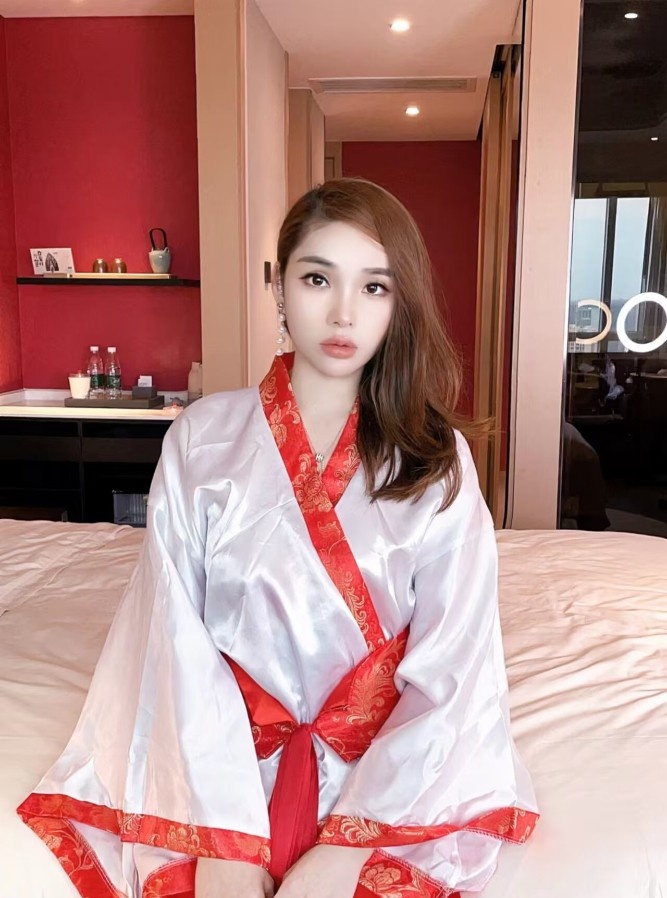 丰满风骚的小少妇
