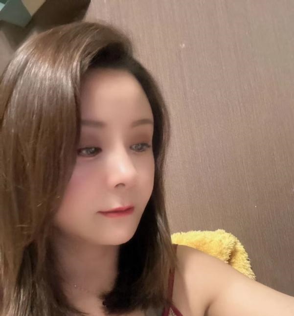 蓝谷地轻熟女