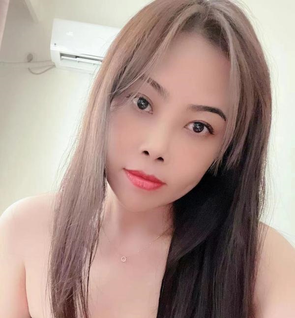 奥韵康城点烟小嫂子