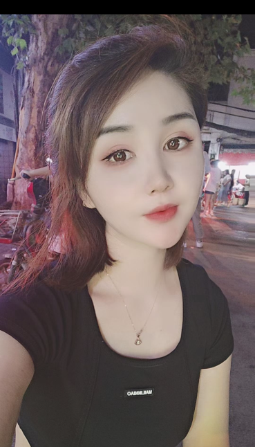 白嫩小嫂子丽莎