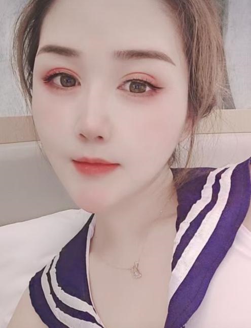 白嫩小嫂子丽莎