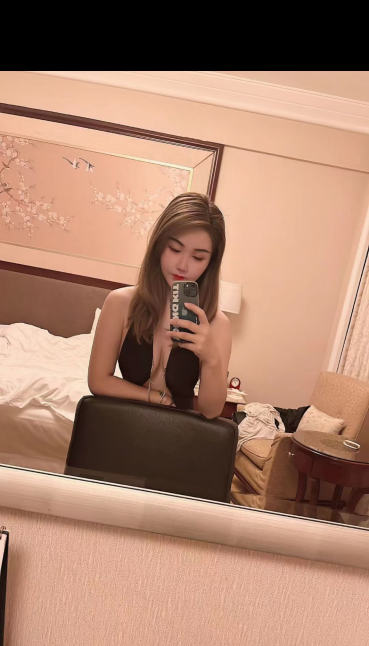 白嫩小嫂子丽莎