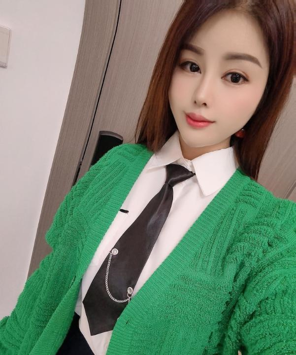 风骚瑜伽老师悦月