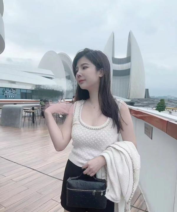 闵行嫩妹双飞