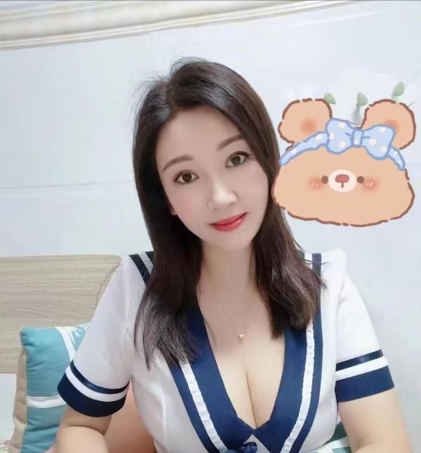 微胖大胸少妇小漫