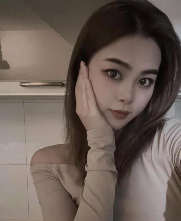 胸大美眉