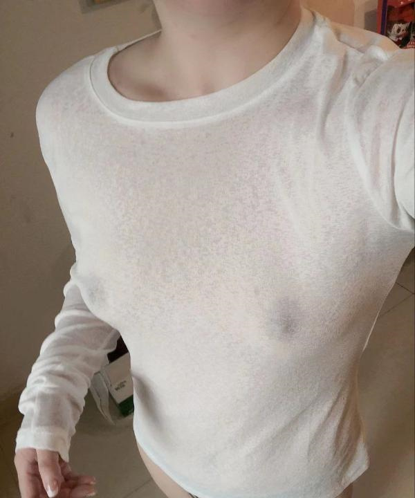 高挑嫩妹小雨