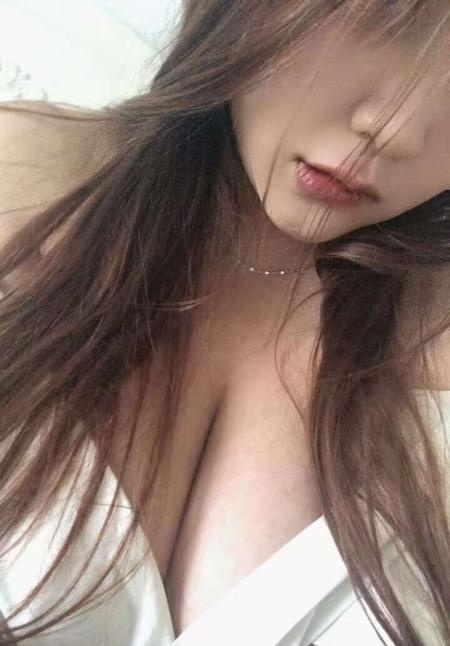 媛媛大胸妹子