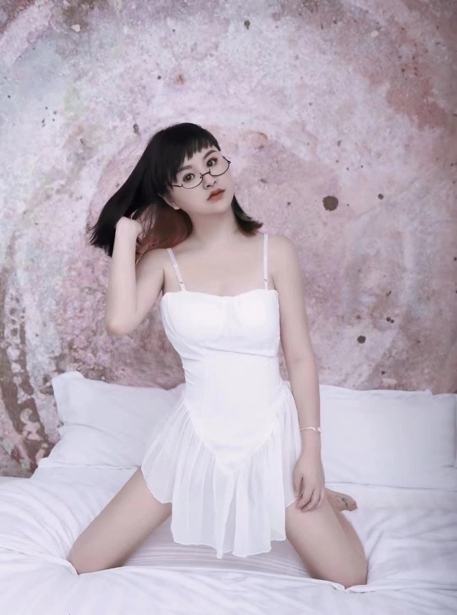 长腿少妇