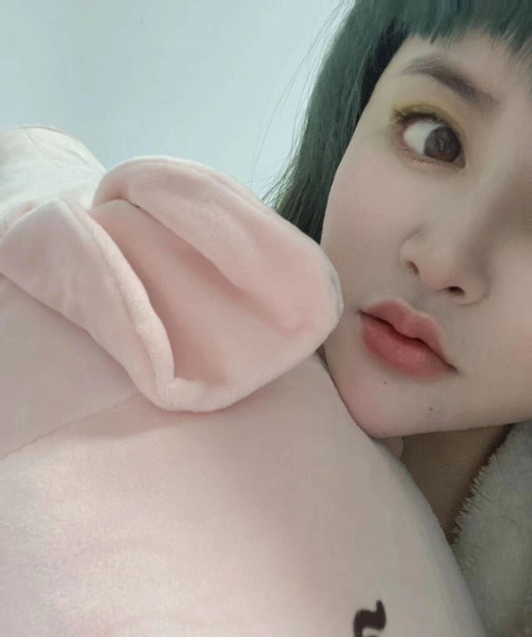 长腿少妇