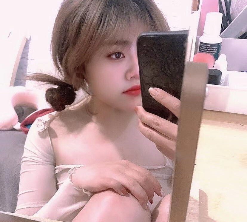 蜜桃臀妹子