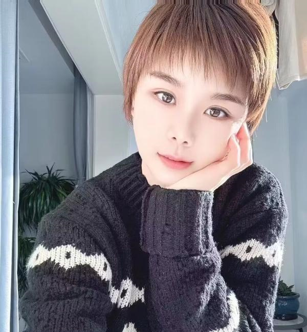 短发小妹得劲