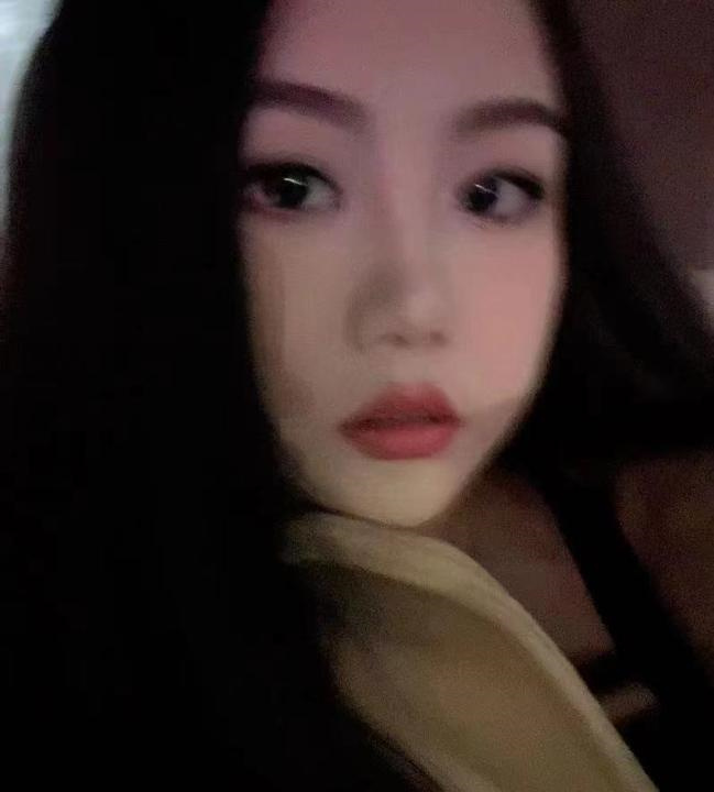 微胖型小妹子