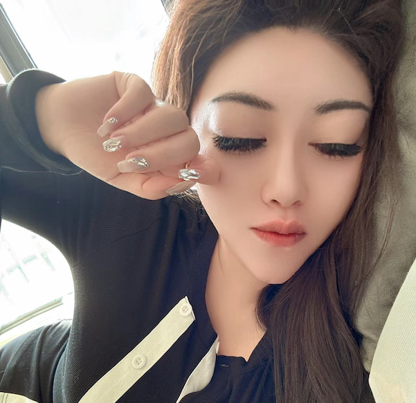 南山巨乳李包子