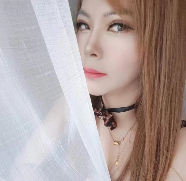 成都妖艳露儿
