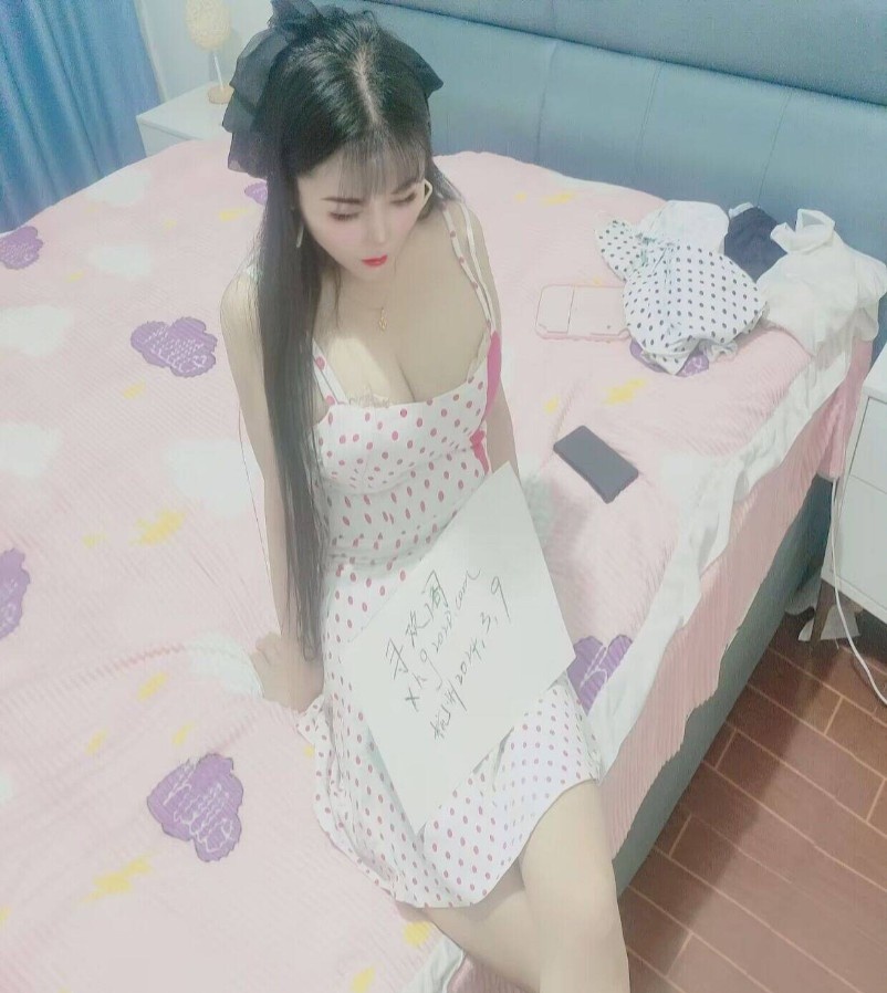 西湖甜美性感依诺