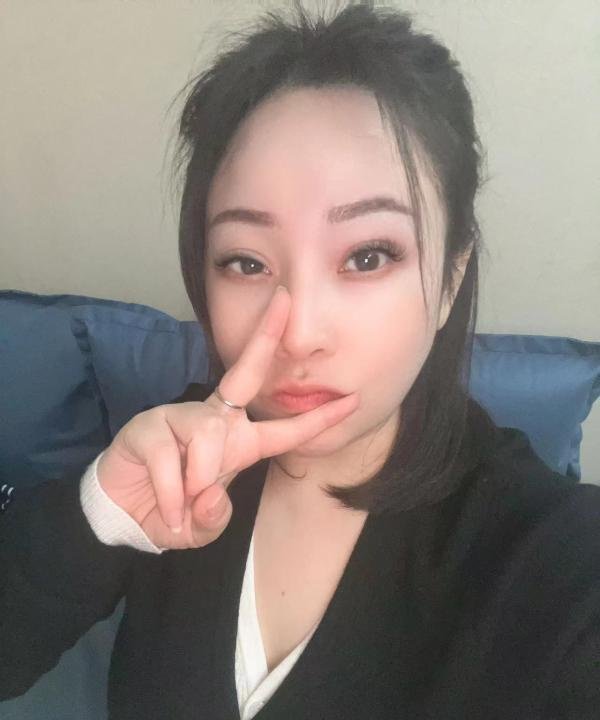 一字马巨乳老师