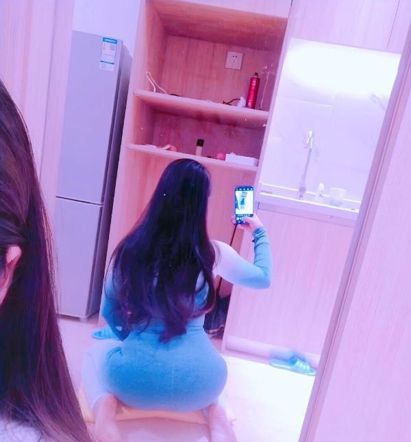 海珠韵味性感骚货
